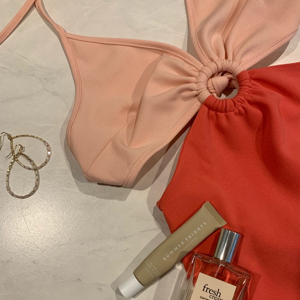 🌺 Two-Toned Halter Dress